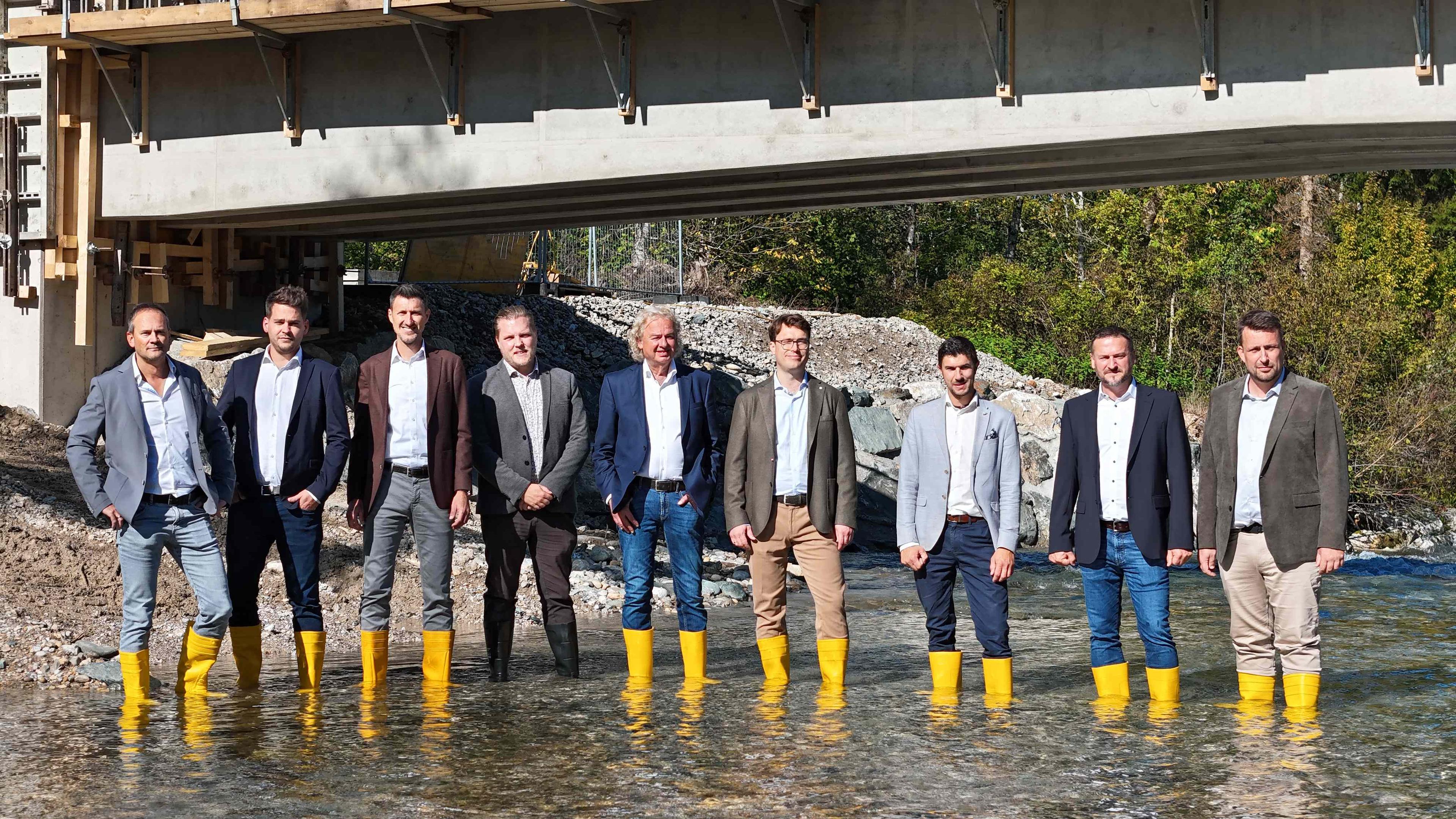 von links nach rechts: GF Markus Krause, Jörg Kulter, Roland Trunk, Thomas Peikler, GF Ernst Jabornig, Mathias Cerne, Daniel Seebacher, Martin Kristler, Josef Wohlfahrt CCE Ziviltechniker GmbH